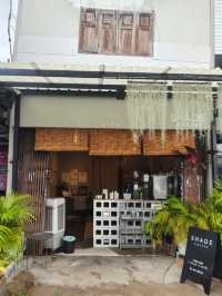 คาเฟ่บรรยากาศดีติดถนนสุขุมวิท อำเภอศรีราชา