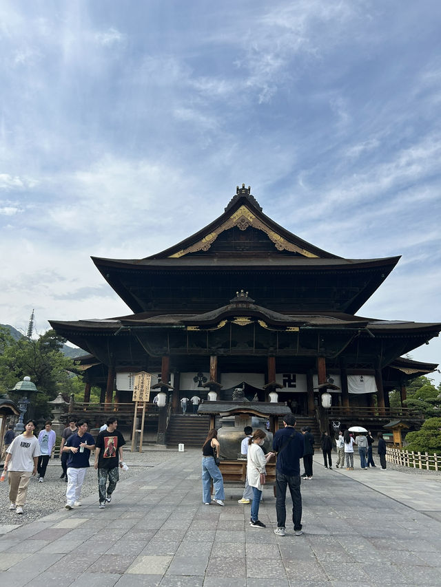 善光寺　誰でも参拝できる。