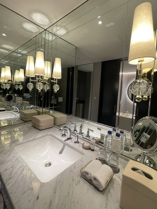 セレブ気分を味わえる5つ星Sofitel ambassador hotel