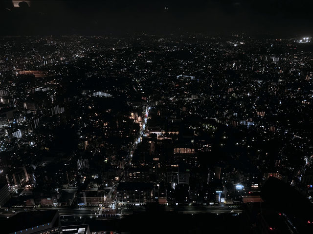 🌃✨ 橫濱夜空之約：地標塔 69 樓天空塔觀景台，360 度醉人景致！🌆💫