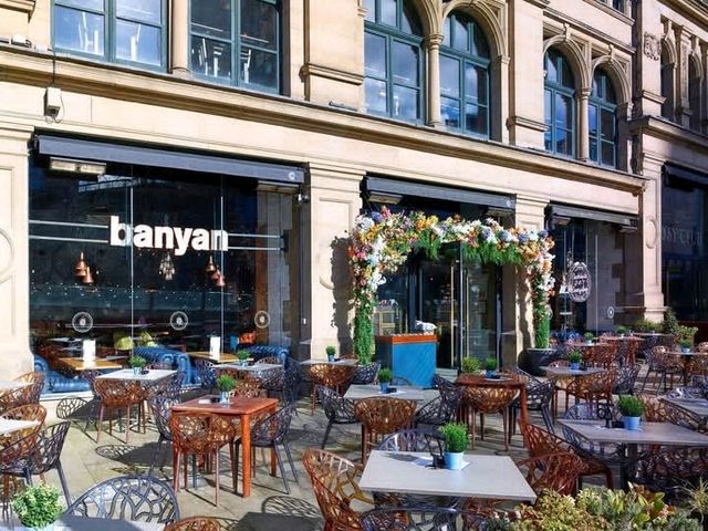 A beautiful place to eat whether indoor or outdoors, There many restaurants under the roof