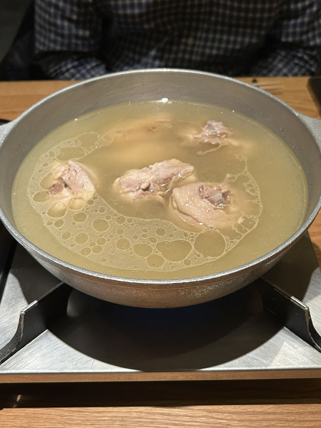 【福岡県・博多】ミシュランビブグルマン獲得の水炊き　橙