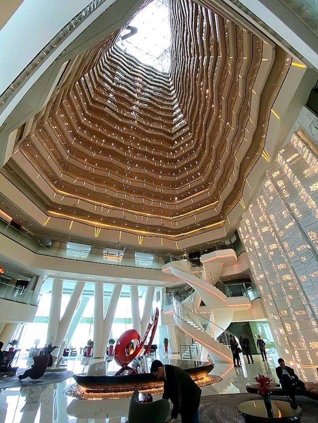 “Sky-High Elegance: The Crown Jewel of Guangzhou”