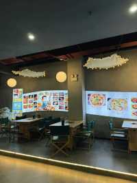 อิ่มอร่อยที่ร้าน Red sun square กลางเมืองลี่เจียง