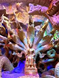 ✨カラフルな龍のトンネルをくぐって、神秘の寺「ワット・マニーウォン」へ🌈🐲