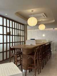 More style than substance at pricey cafe
