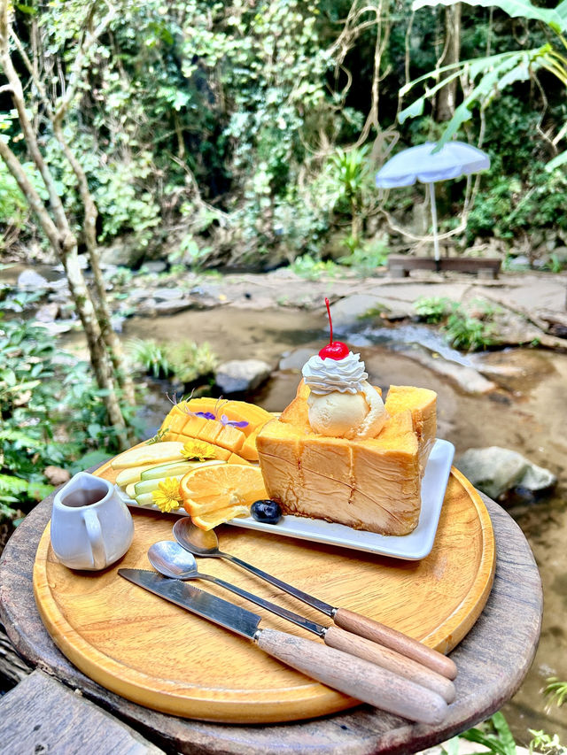 🌿☕ หลบเมือง มาซบลำธาร ที่ Claai Cafe, แม่ออน 