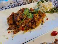 ร้านอาหารท่าลาด