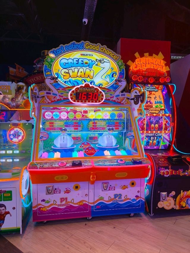 Lights, Games & Plushies at Chinatown Arcade!