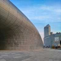 🇰🇷 DDP: Seoul’s Architectural Gem of Futuristic Flair