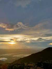 เขาหลวงนคร เนินลมฝน - หนานระฟ้า 1,600 m
