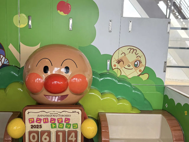 The Seto-Ohashi Anpanman Train: A Must-Ride for Seaside Views! 🚂🌊