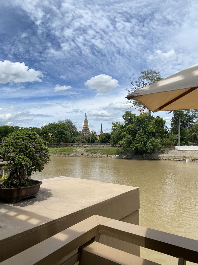 รีวิว: ศยามะ คาเฟ่ – คาเฟ่ริมน้ำอยุธยา 🥤✨