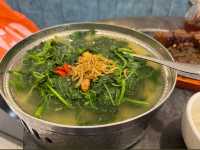🥣 Souper Tang – Decent Food, Distracting Vibe