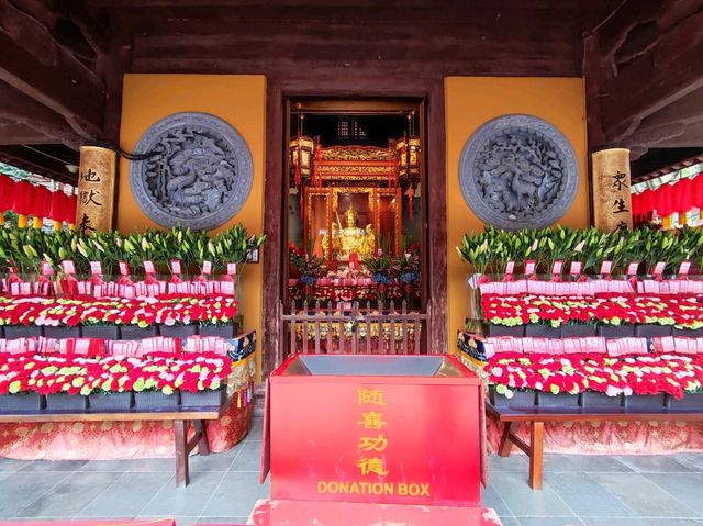 วัดเก่าแก่อายุกว่า 1,700 ปี ในเมืองเซี่ยงไฮ้