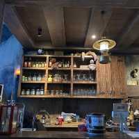 ร้านหัวหมู (Hog’s Head Phuket / Mad Hog Tavern