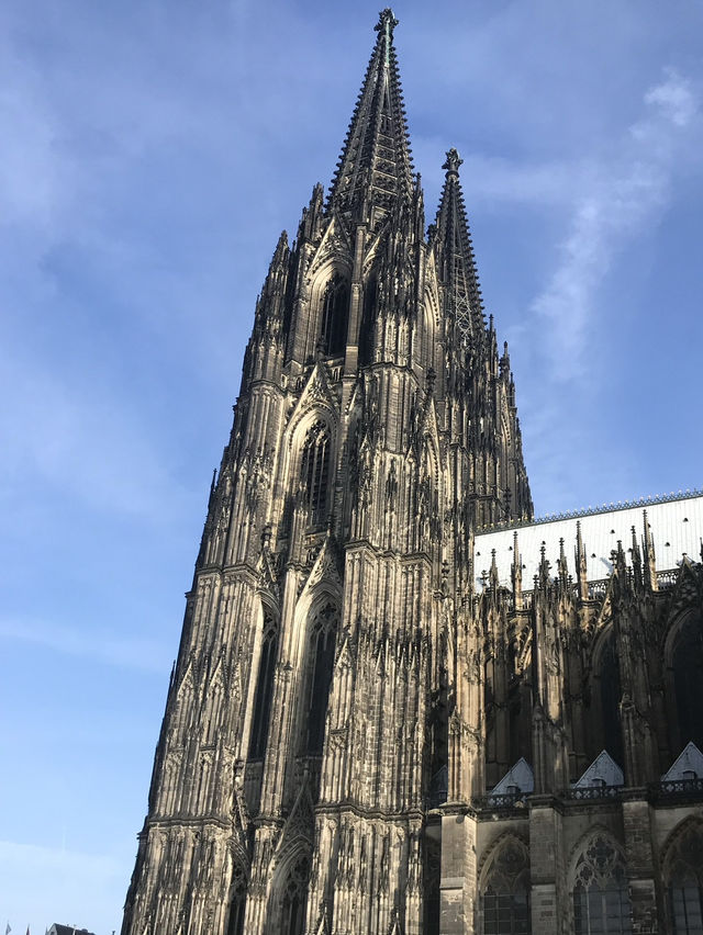 【ドイツ🇩🇪】圧巻のケルン大聖堂へ…！！