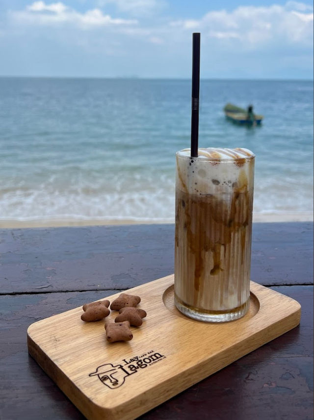 Chill & Sip at Lay Lagom Bar! 