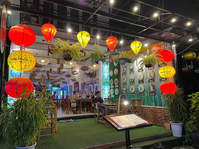 🌸 Wandering Through Hoi An Old Town – Day to Night Magic