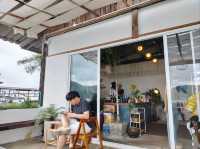 Take A Rest คาเฟ่ริมทะเล จันทบุรี
