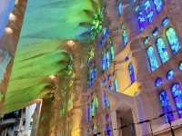 Barcelona: Gaudí and the Luminous Wonder of Sagrada Família! 🇪🇸✨