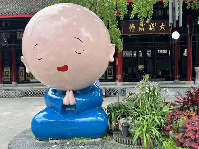 Finding Stillness in the Heart of Chengdu – A Day at Daci Temple