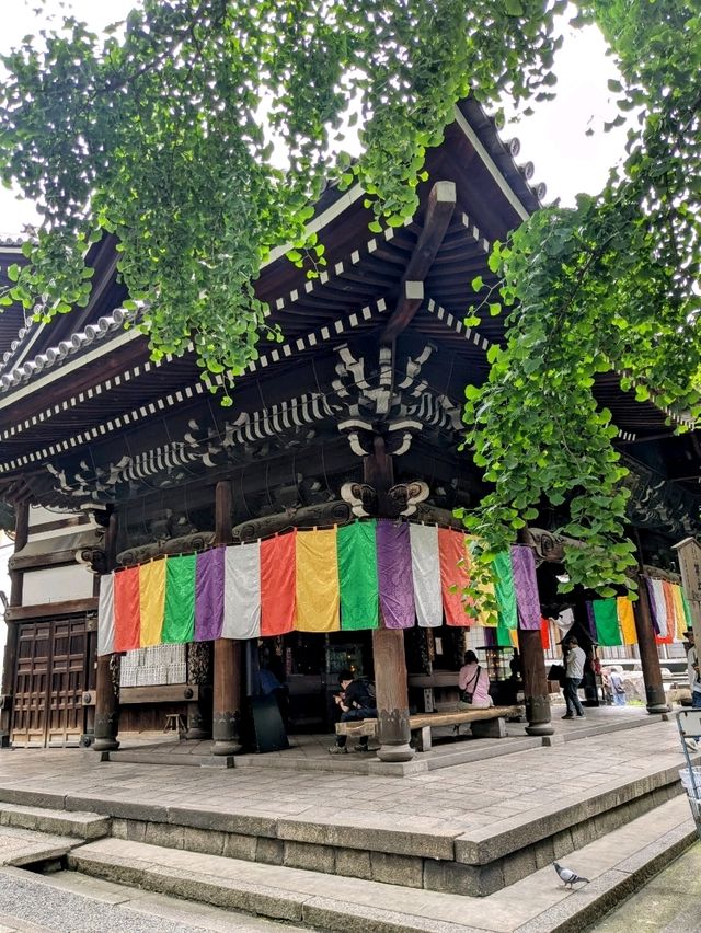 京都 | 頂法寺六角堂，被高樓大廈包圍的街區佛寺