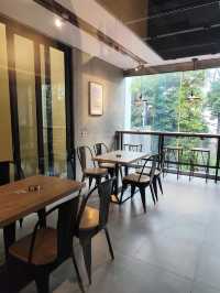 Jakarta’s Cozy Capsule for Coffee, Culture, and Connection