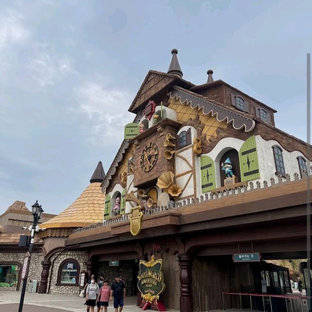 롯데월드 (Lotte World Adventure)