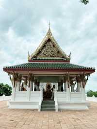 Unseen สุพรรณบุรี ที่วัดเขาดีสลัก 