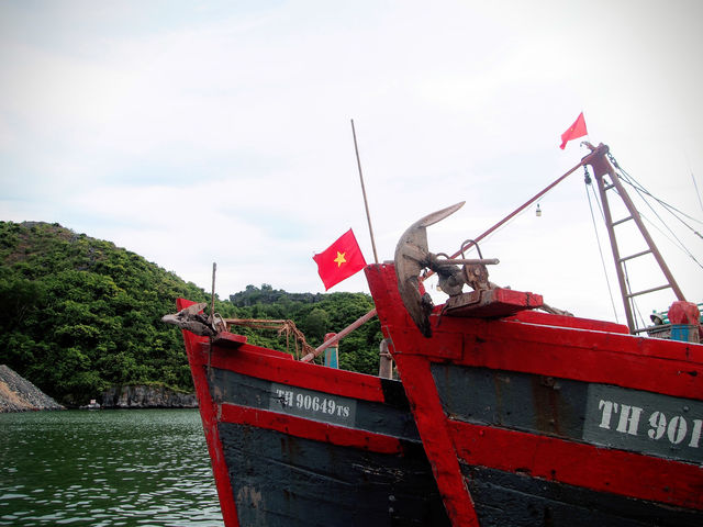 Weekend trip to Cat Ba island by motorbike