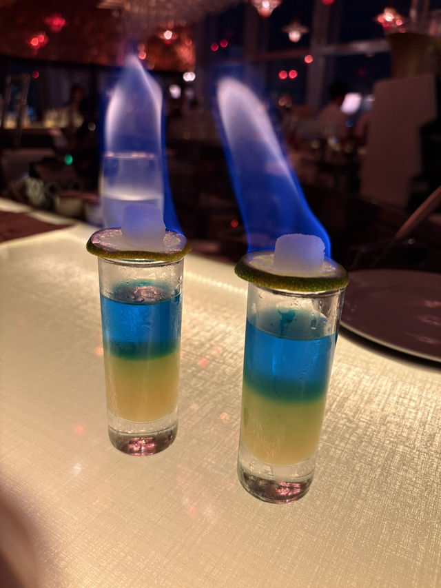 【東京🗼】青い炎のケーキが人気のおしゃれすぎるラウンジ🥂 【東京🗼】青い炎のケーキが人気のおしゃれすぎるラウンジ🥂