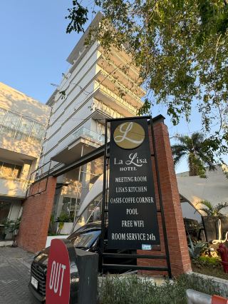 Comfortable and Convenient Stay at La Lisa Hotel Surabaya