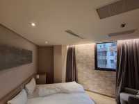台中高cp值旅店推薦~UNIQUE HOTEL 微笑73旅店 Smile 73 Hotel|塔木德酒店集團