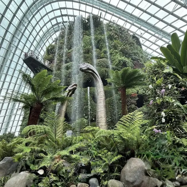 Jurassic World: Gardens by the Bay’s Cloud Forest! 🦕 🦖   #cloudforest #singapore