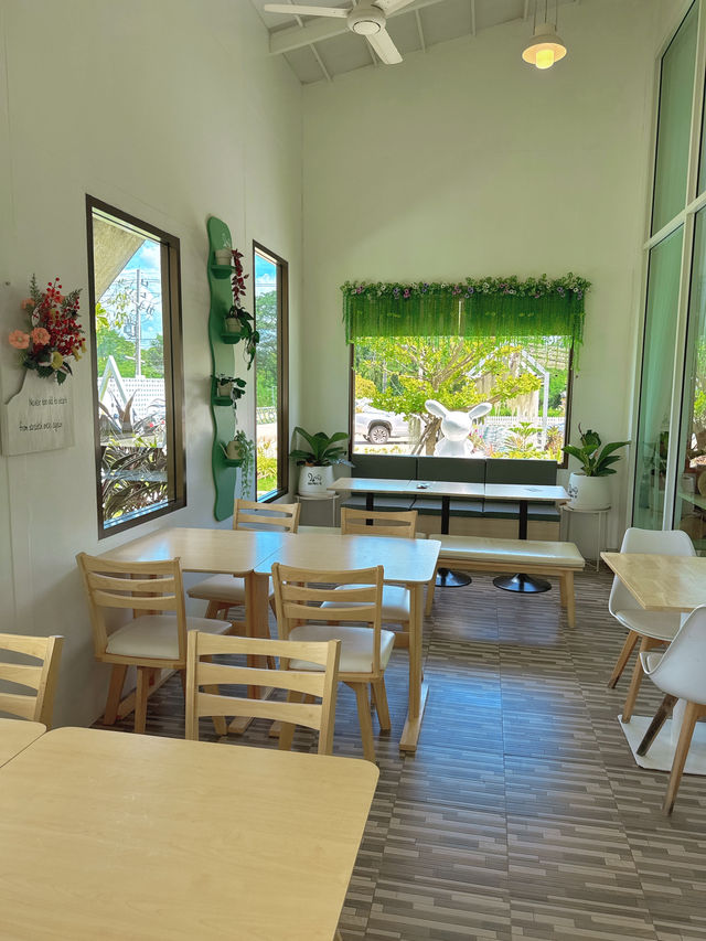 คาเฟ่ฟีลกู้ดในสวนผึ้ง ราชบุรี ขนมอร่อย ราคาดี