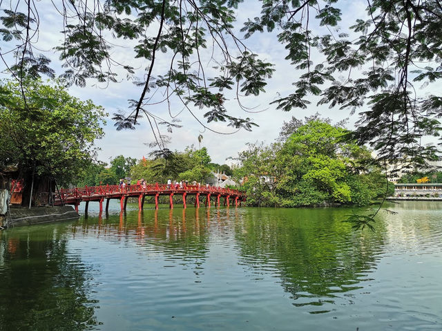 ฮหว่านเกี๊ยม เส้นทางสงบเป็นมิตร ในเมืองฮานอย ฮหว่านเกี๊ยม เส้นทางสงบเป็นมิตร ในเมืองฮานอย