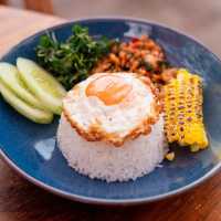 Lawon Canal Café