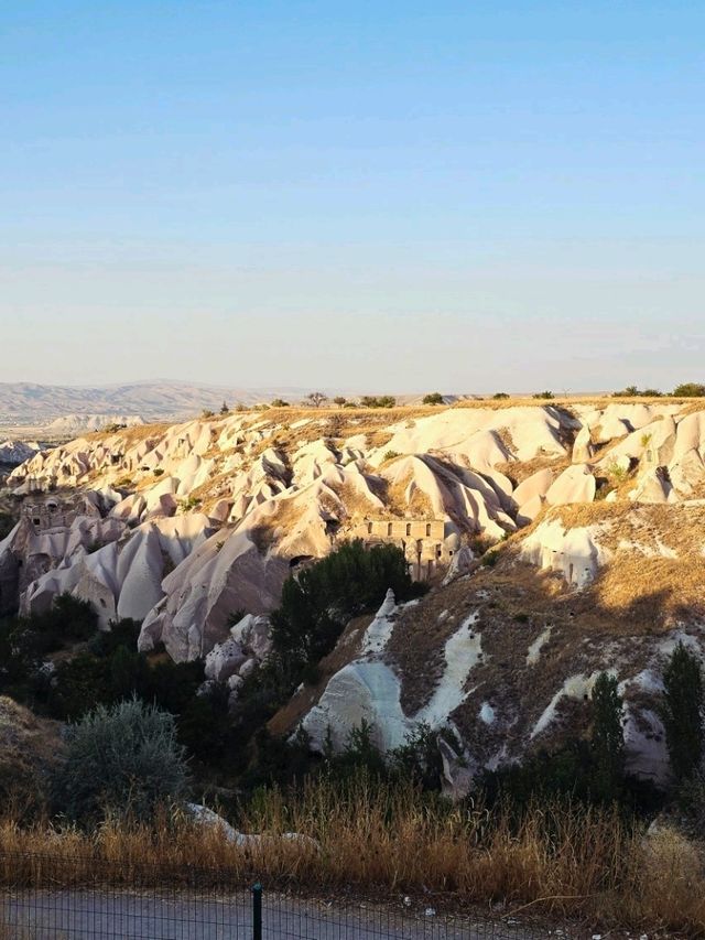 Wandering through the hills of Uçhisar ⛰️🐈