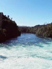 💧 Huka Falls: The Raging Beauty of New Zealand's Turquoise Power! 🌊