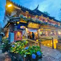 Strolling Through the Enchanting Lijiang Old Town 