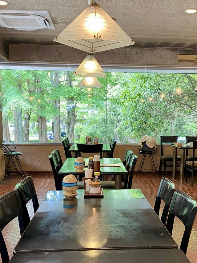 🚘 A Retro Hideaway by Lake Ashi: Restaurant Bright, Hakone