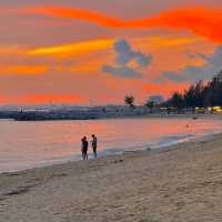 เย็นนี้ที่หาดแหลมเจริญ 🌅