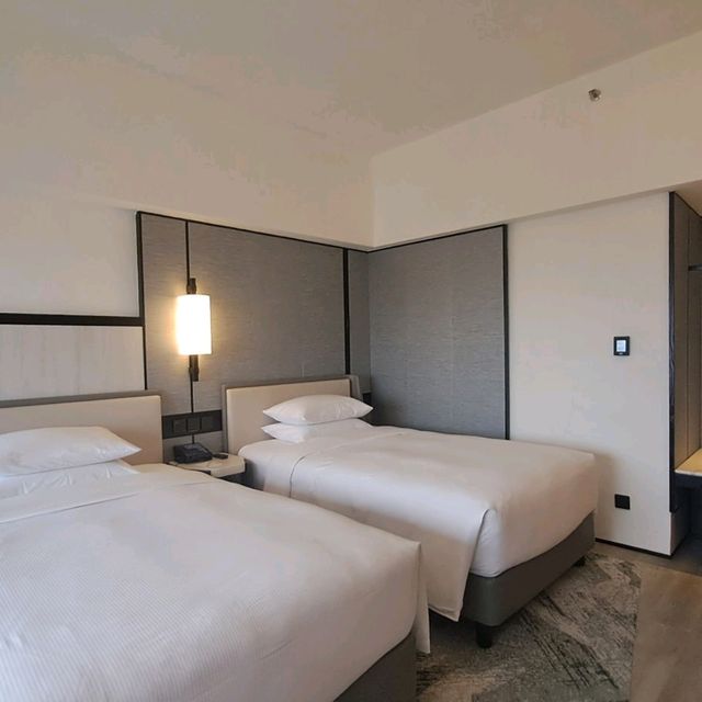 THE BIGGEST HILTON IN ASIA PACIFIC