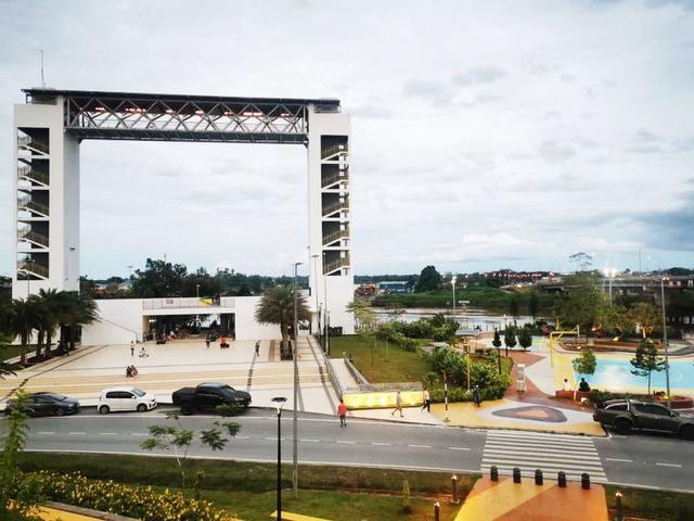 A Perfect Day in Kuching: Culture, Nature & Night Lights