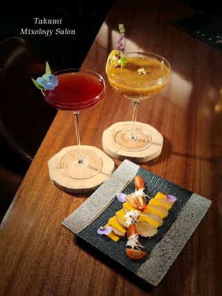 Takumi Mixology Salon is famous for its fruit cocktails.