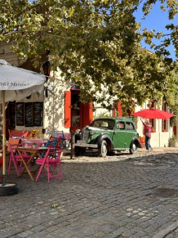 コロニア・デル・サクラメントで過ごす週末 – ゆったりとした時間、川の光、静かな魅力