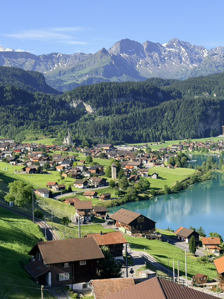 おとぎ話のようなルンゲルンの地元生活 🏔️💙 | Trip.com ルンガーン