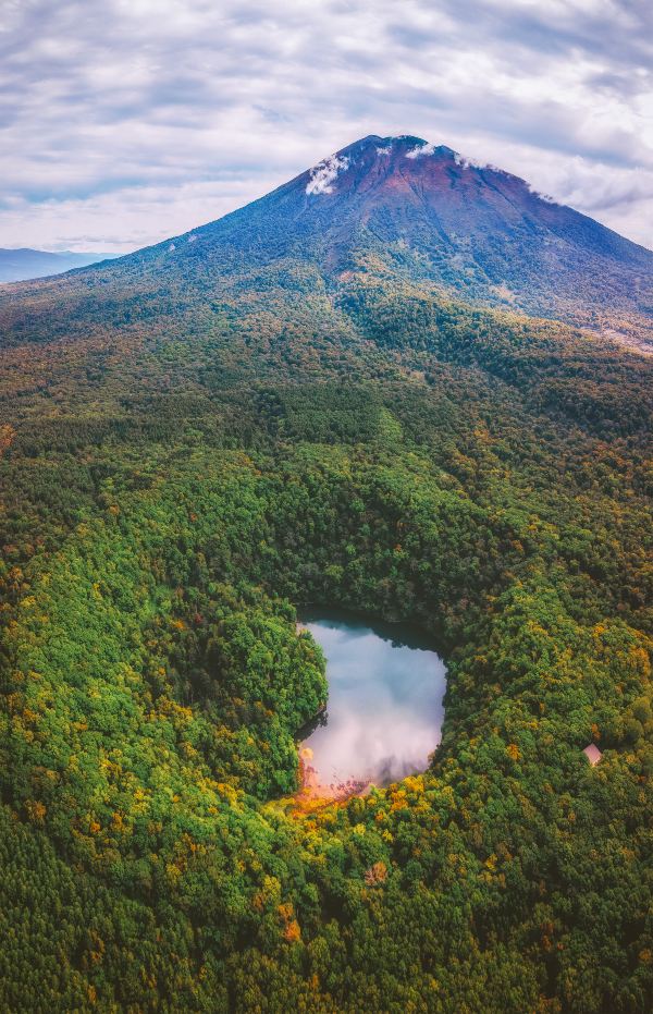 Lake Hangetsu, Hokkaido: Reaching the shore only to realize the best view is from above.
