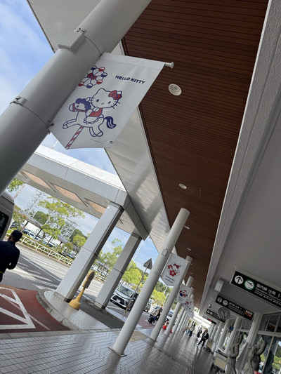 温泉×ハローキティ♡フライトがなくても訪れたい可愛すぎる空港 | Trip